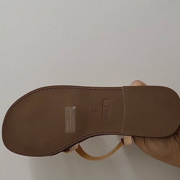 ROUGE - Picture 4 of 6